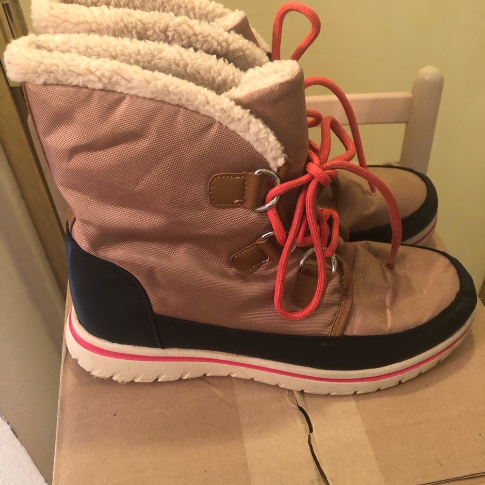Women's Tan Winter Snow Boots with Orange Laces